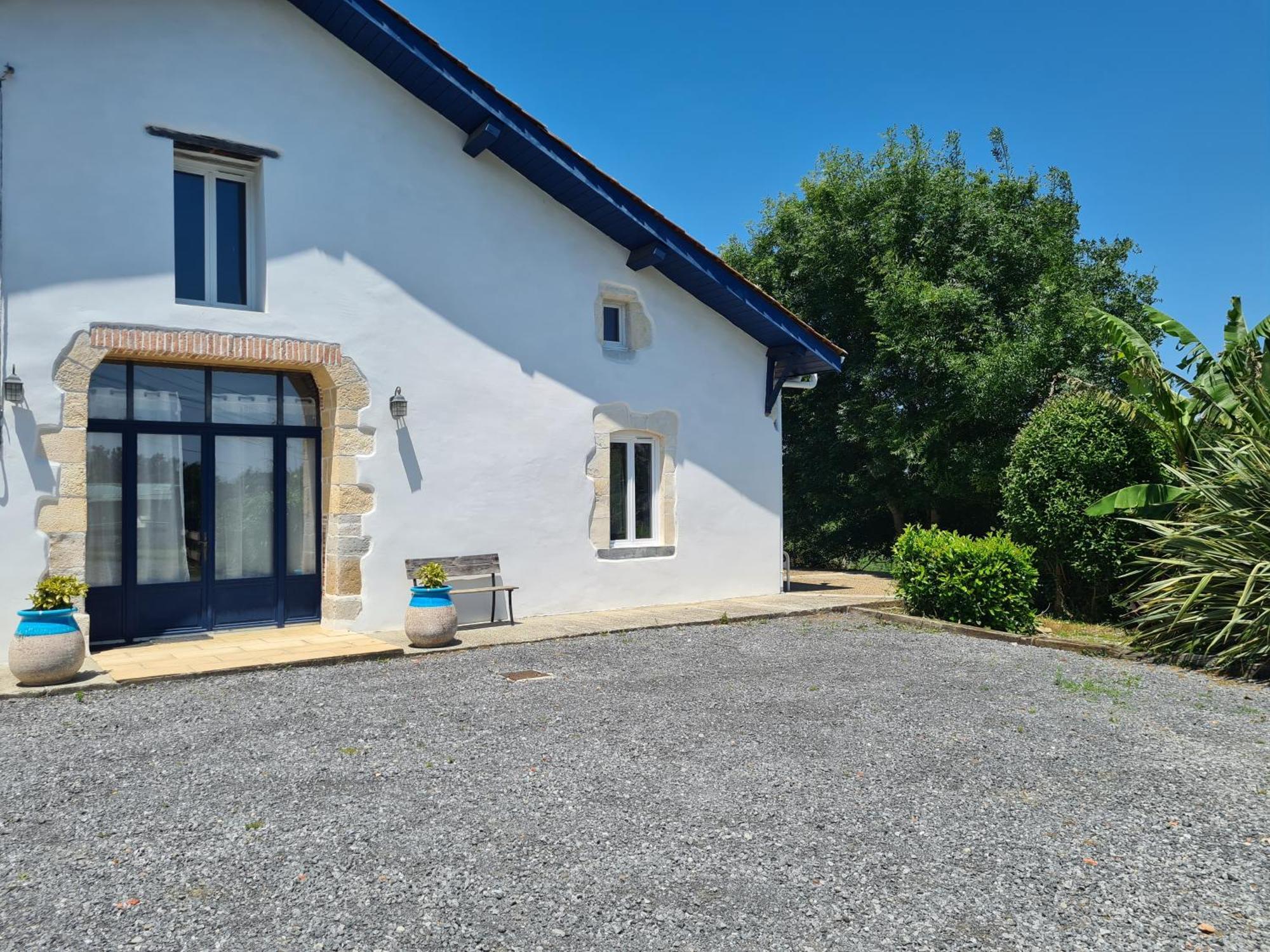 Family Home With Pool Saint-Lon-Les-Mines Экстерьер фото